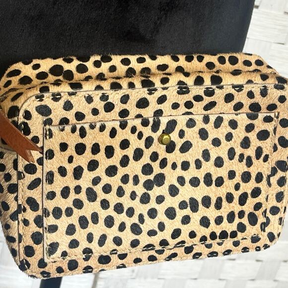 Madewell The Transport Camera Bag in dotted calf hair - Picture 3 of 12